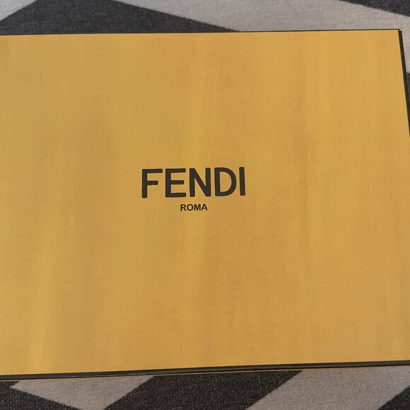 Fendi Women's Sneakers - Size 39 - Worn Once but like New - Picture 10 of 13